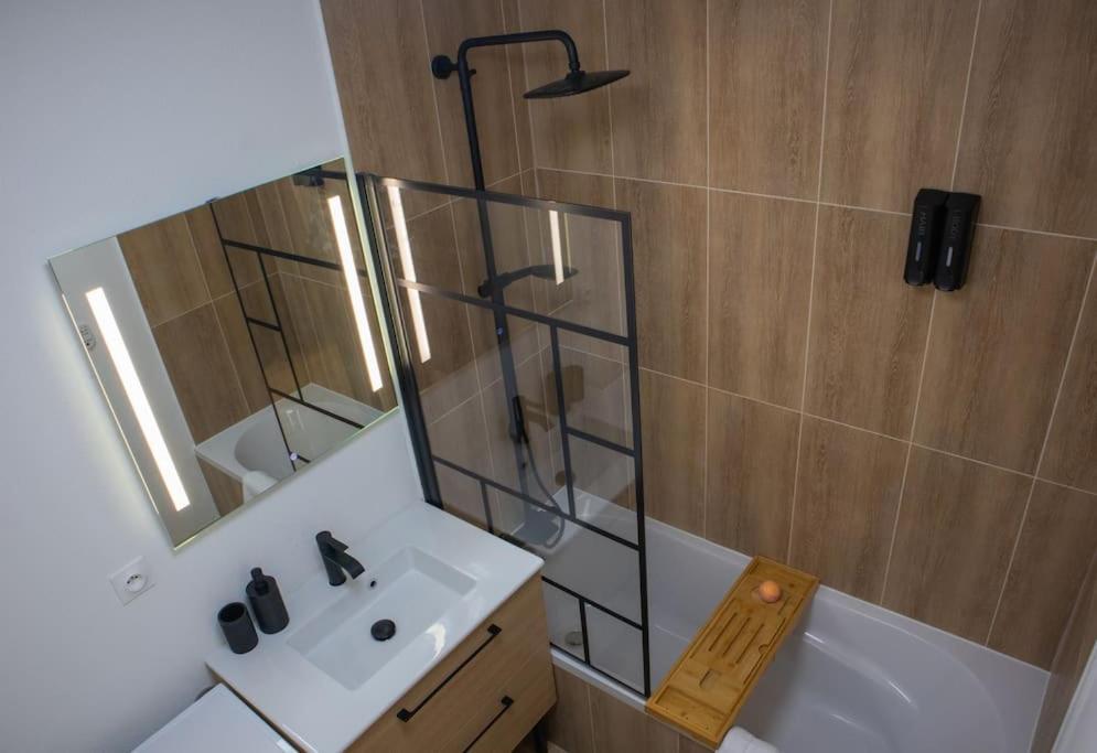 Luxury Apartment «Le Jurassien», Gex-Geneve Cessy Экстерьер фото