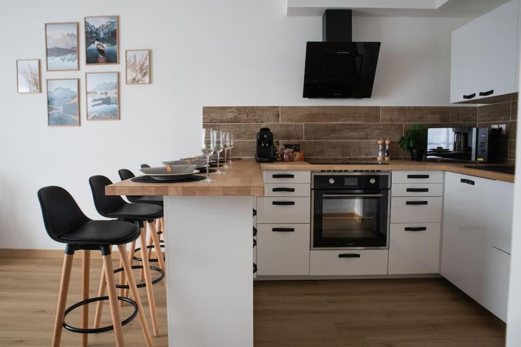 Luxury Apartment «Le Jurassien», Gex-Geneve Cessy Экстерьер фото